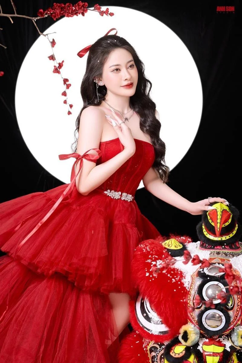 Gái đẹp coi đồ - Hình gái xinh đẹp nổi bật