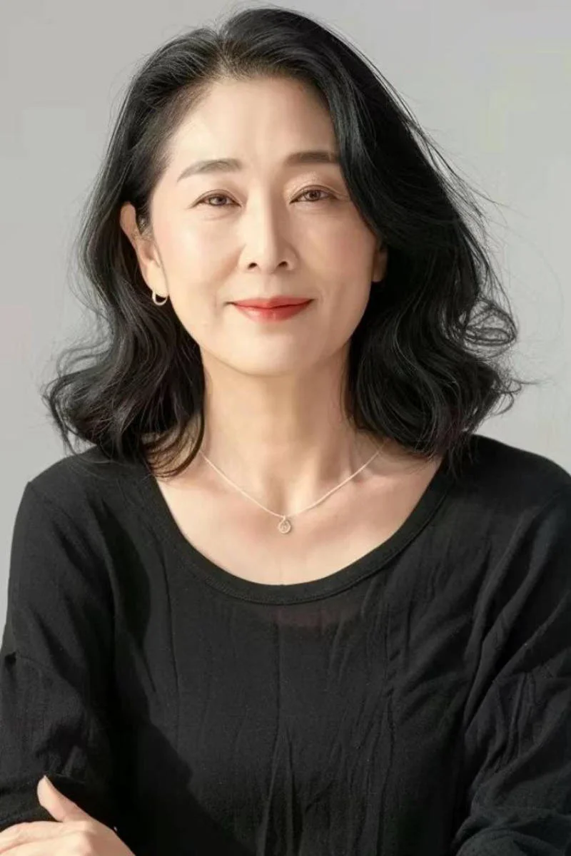 tóc ngắn trung niên