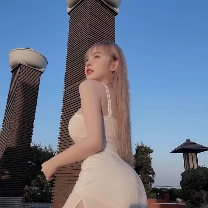 Ảnh sex bikini hotgirl Trần Huyền Châu - Việt Xinh