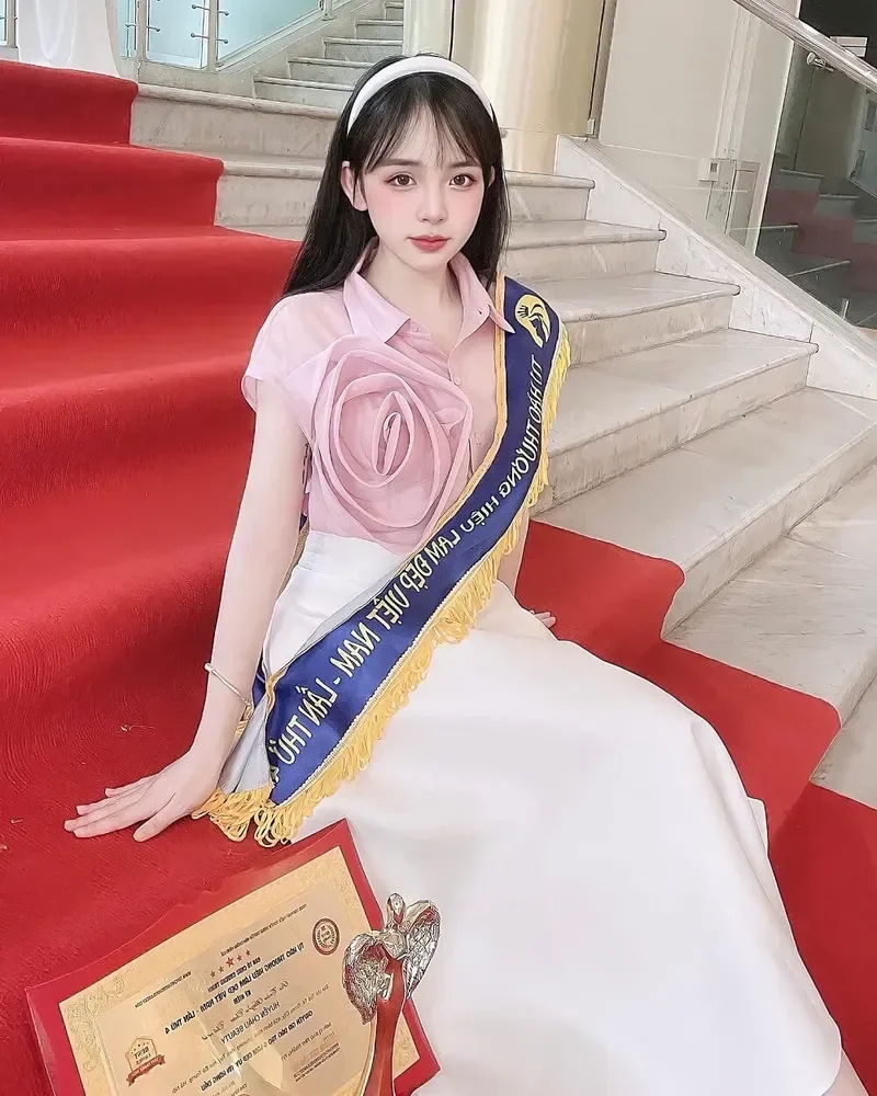 Trần Huyền Châu 8