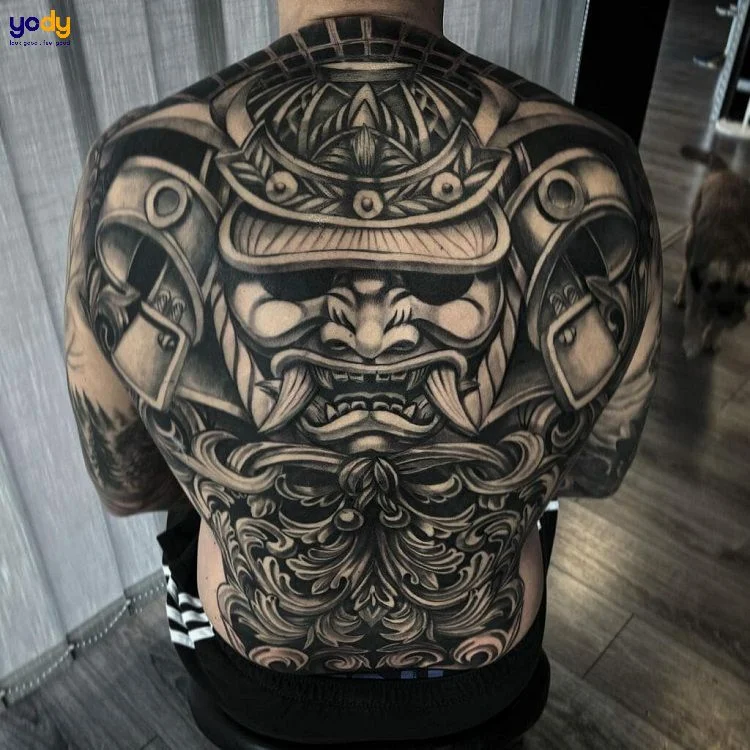 Hình xăm Nhật cổ kín lưng samurai (2)