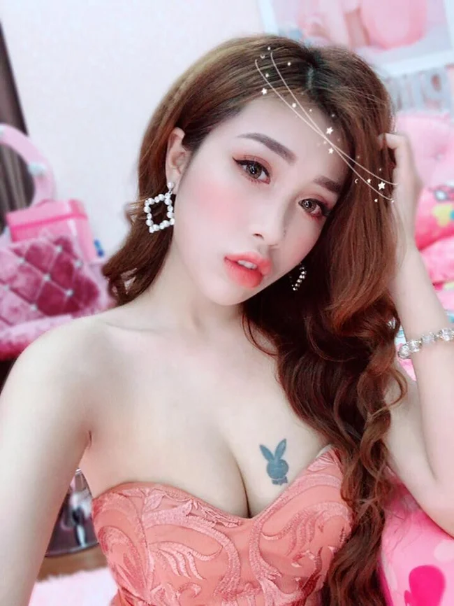4 thánh nữ "Mì gõ" sexy nhất showbiz khiến fan nam đổ xô xem clip hài