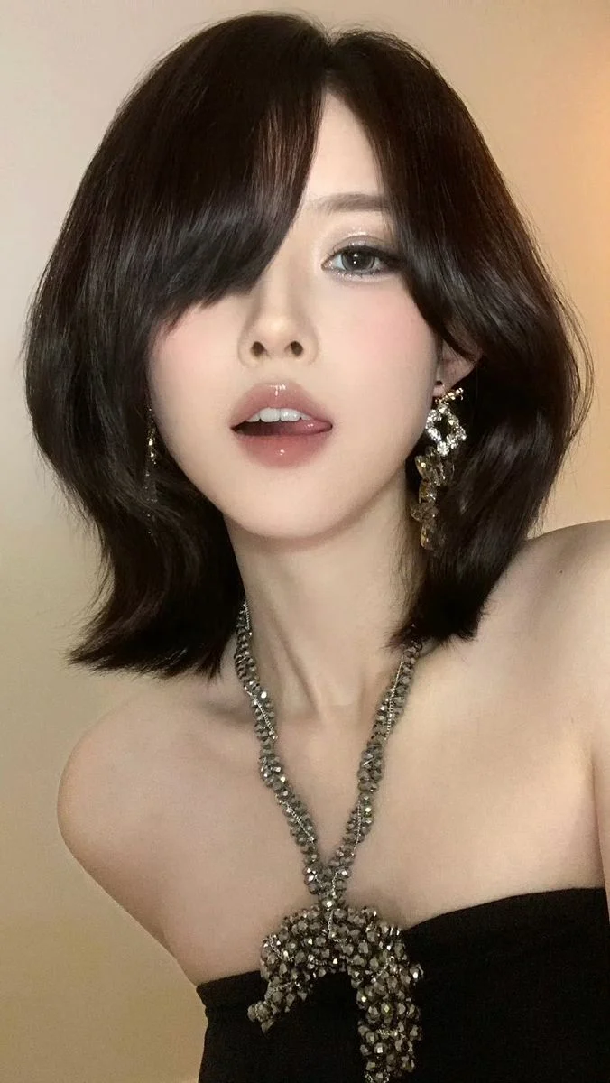 Mái chéo - Kiểu tóc bất bại giúp gương mặt trẻ ra 10 tuổi (2)